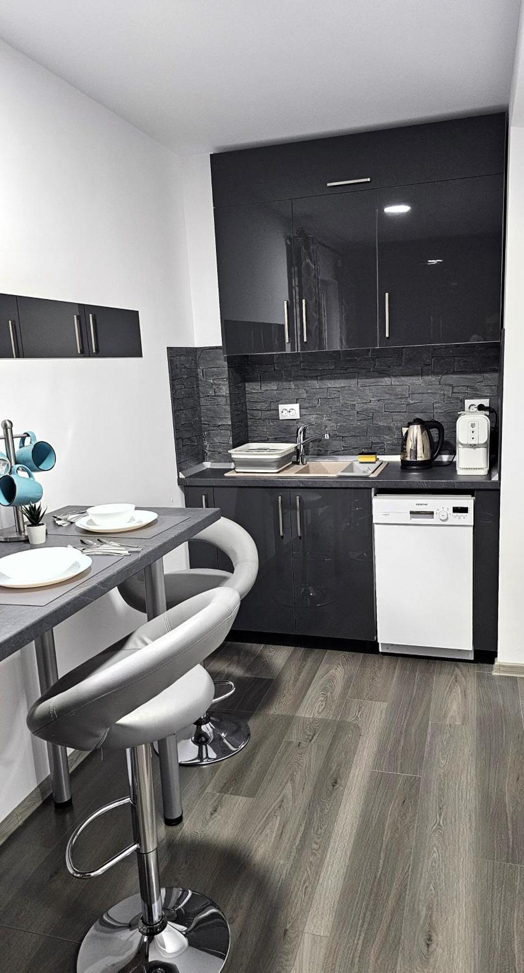 Spoil Yourself With Style, Comfort And Luxury - Tony'S Studios Luxury Piteşti Kültér fotó