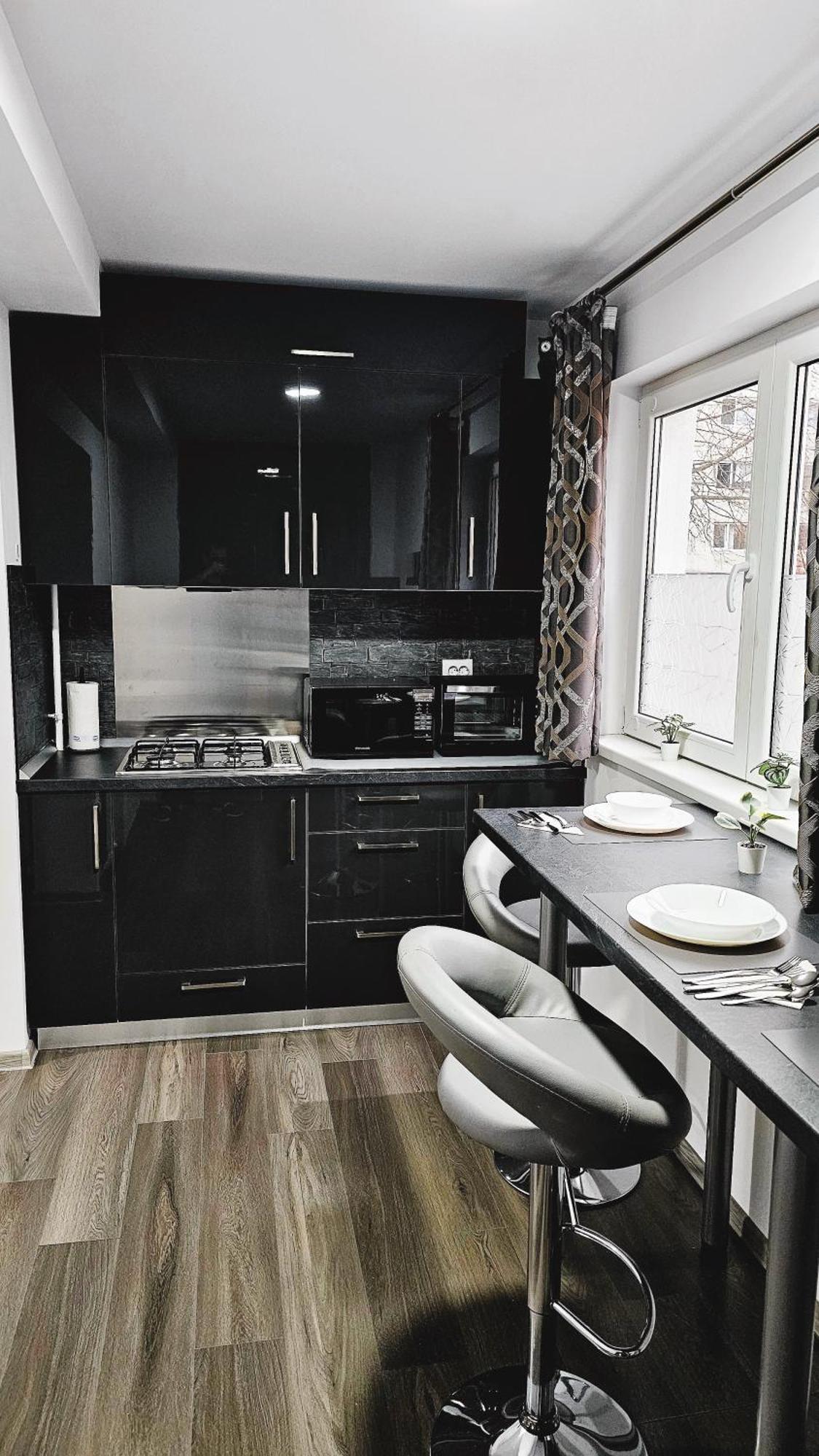 Spoil Yourself With Style, Comfort And Luxury - Tony'S Studios Luxury Piteşti Kültér fotó